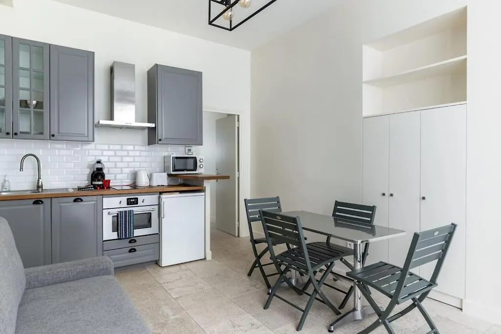 Chemin Vert/Voltaire : Charming Apartment 4P 巴黎